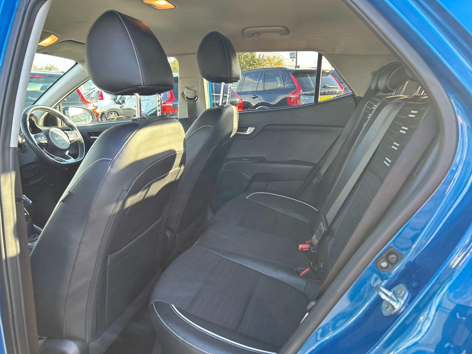 Used Kia Stonic 2022 for sale - 76348873: Photo 12