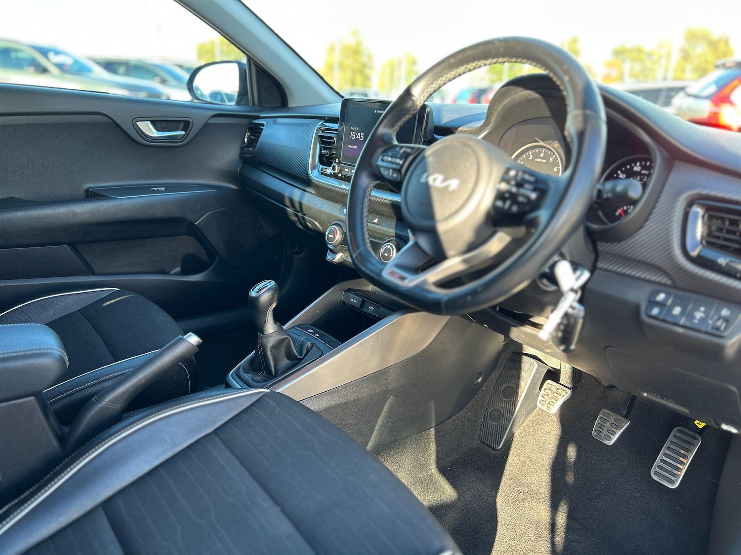 Used Kia Stonic 2022 for sale - 76348873: Photo 15