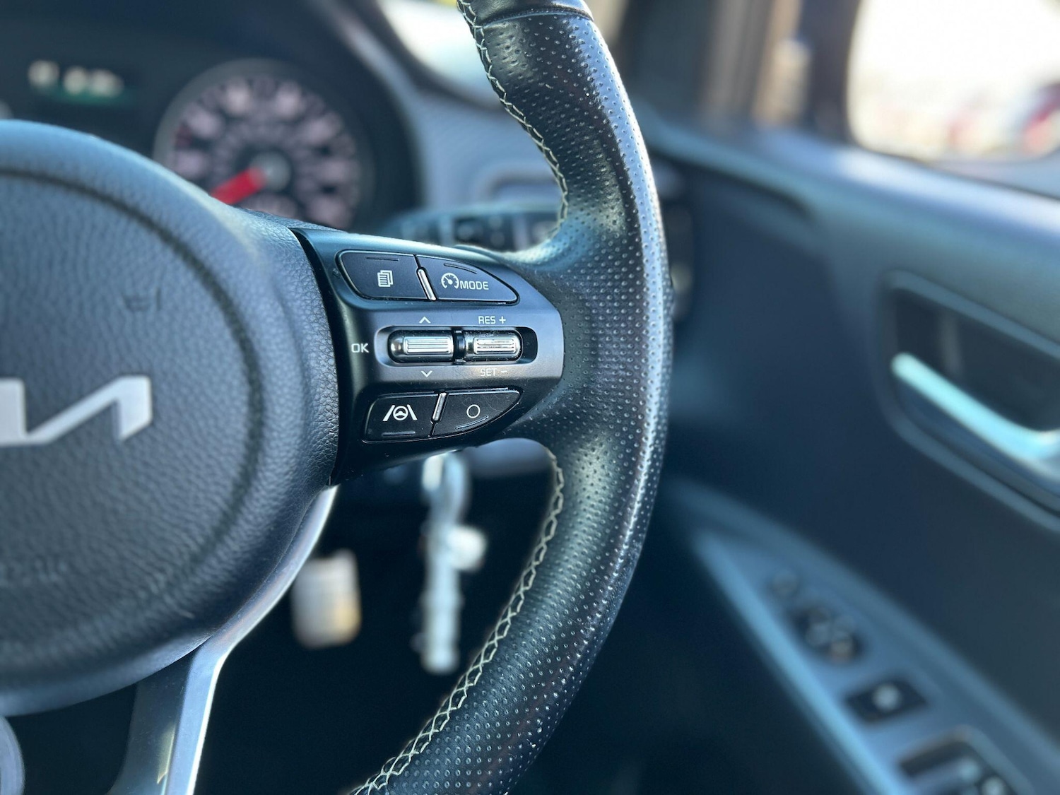 Used Kia Stonic 2022 for sale - 76348873: Photo 24