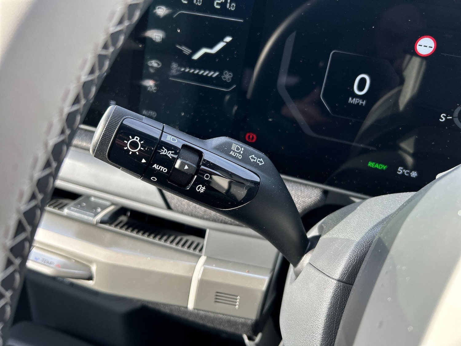 Used Kia EV3 2025 for sale - 77175130: Photo 32