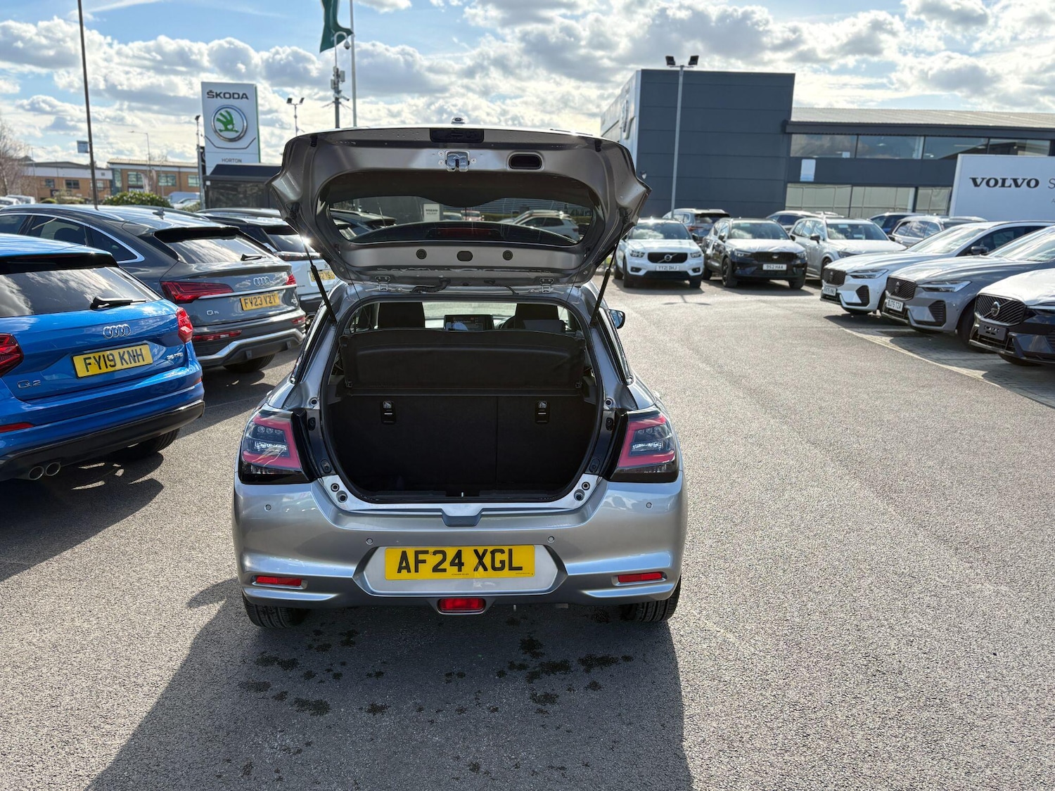 Used Suzuki Swift 2024 for sale - 78046852: Photo 9