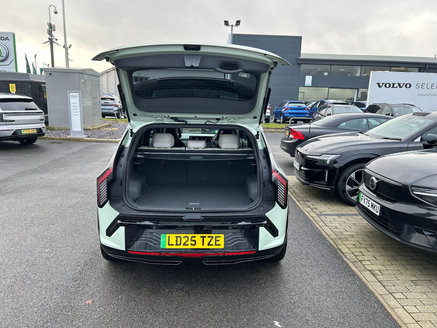 Used Kia EV3 2025 for sale - 77723297: Photo 7