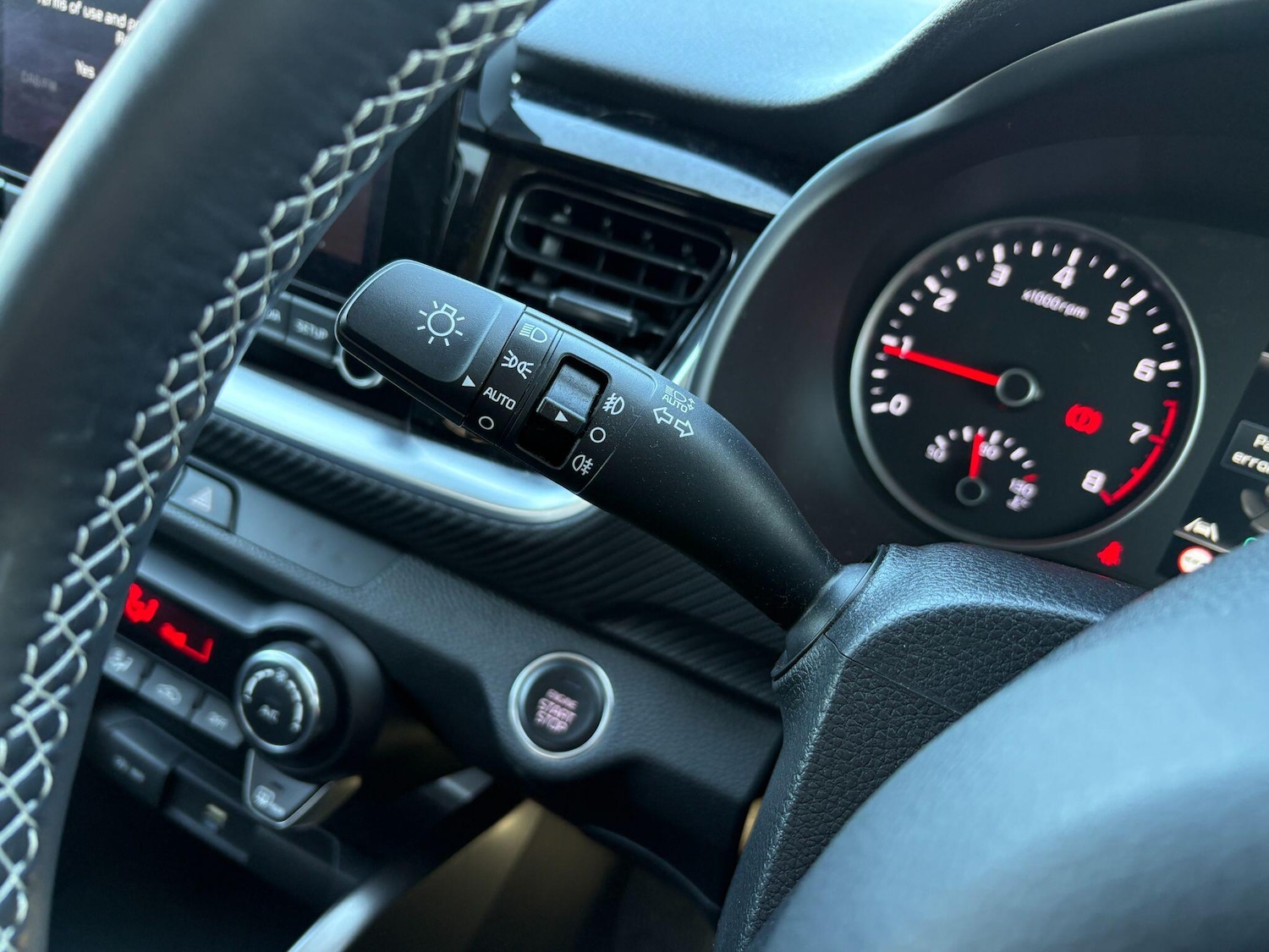 Used Kia Stonic 2022 for sale - 77940300: Photo 28