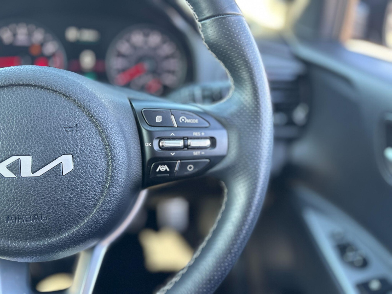 Used Kia Stonic 2022 for sale - 77940300: Photo 30