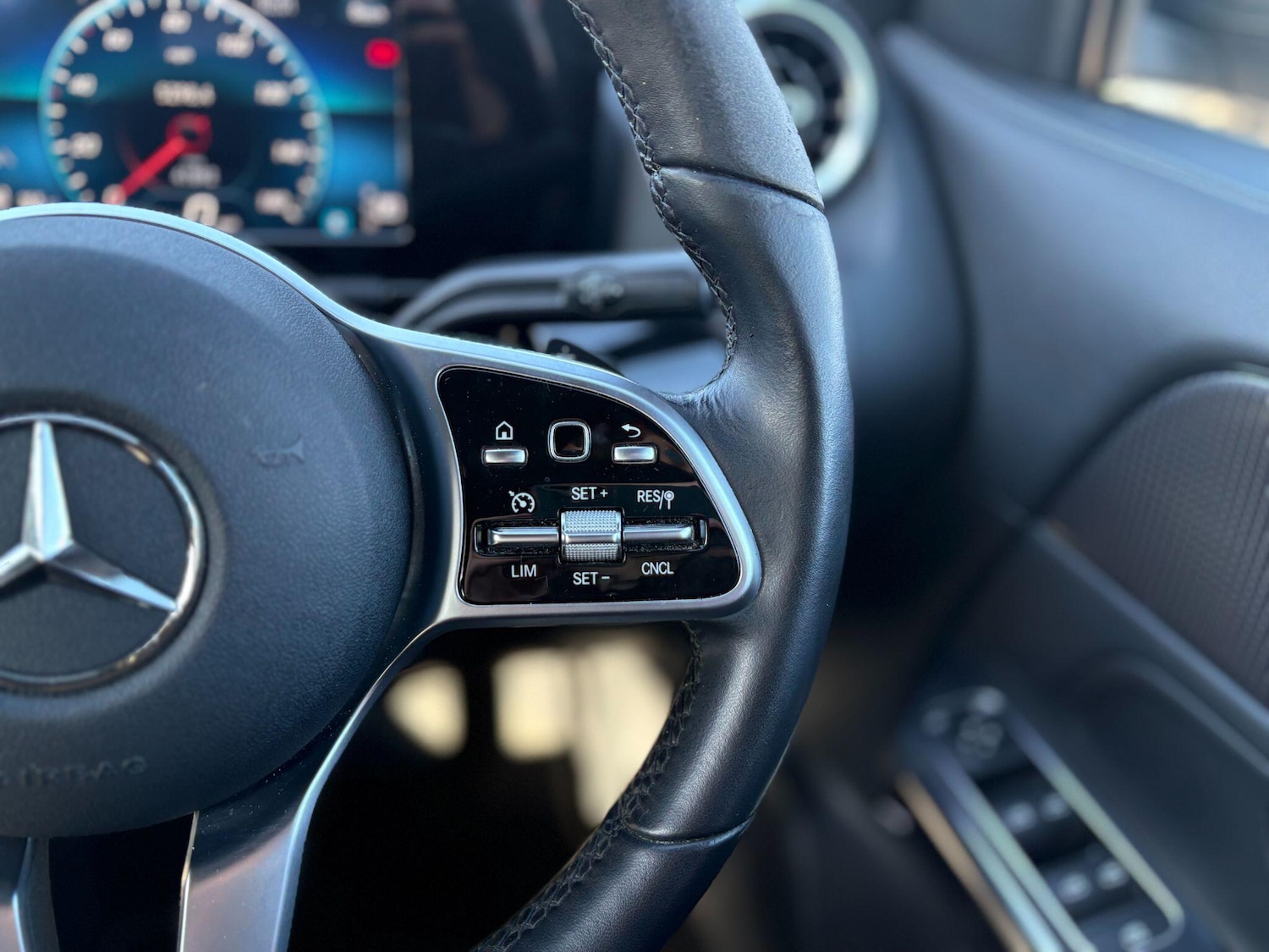 Used Mercedes-Benz GLA 2021 for sale - 77940556: Photo 12