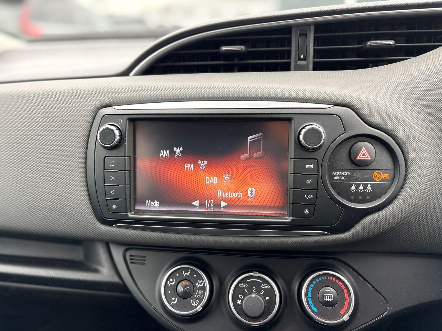 Used Toyota Yaris 2019 for sale - 77940162: Photo 19