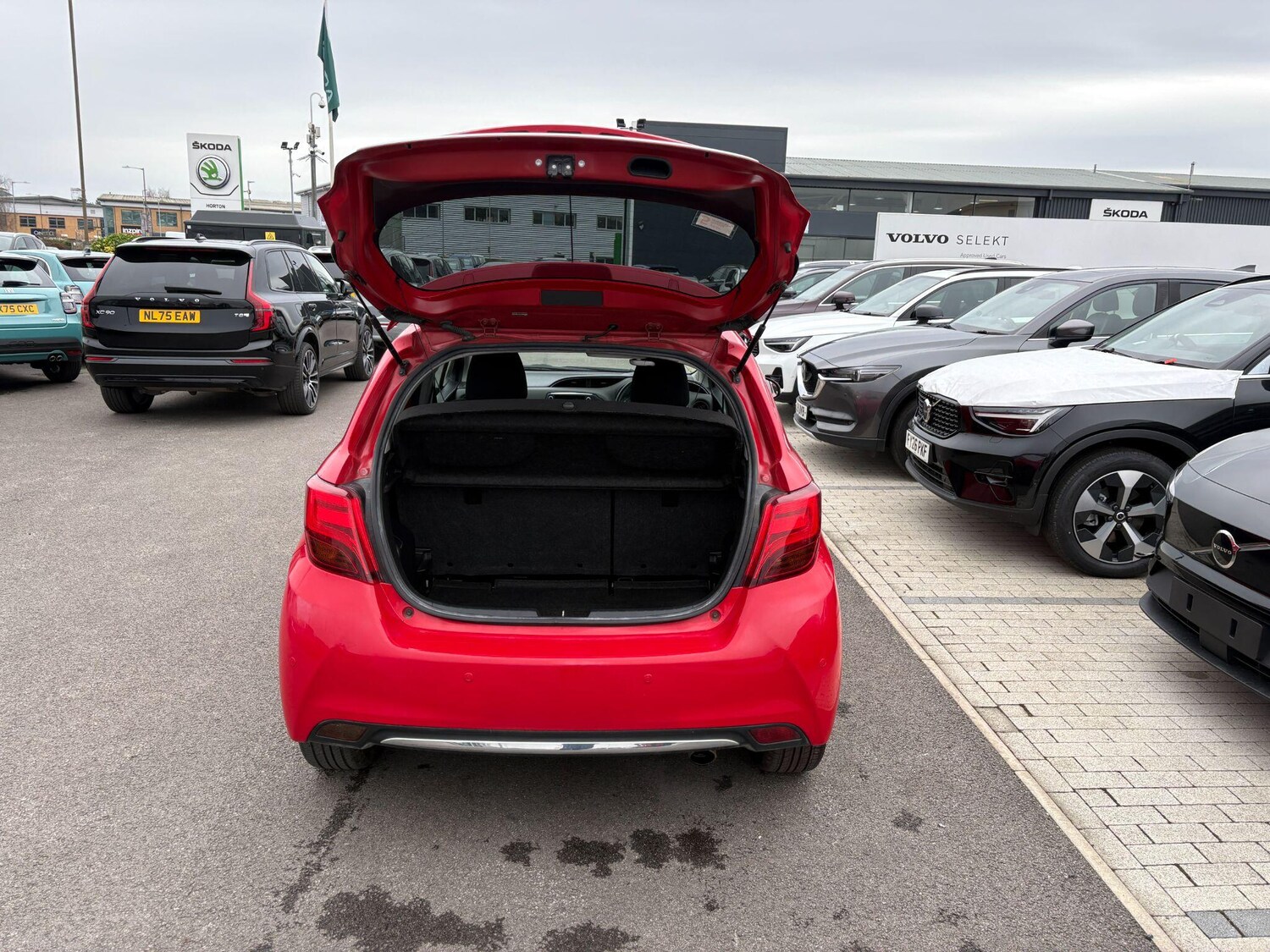 Used Toyota Yaris 2019 for sale - 77940162: Photo 21