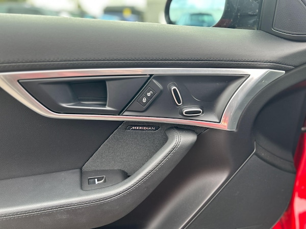 Used Jaguar F-Type 2019 for sale - 76307744: Photo 15
