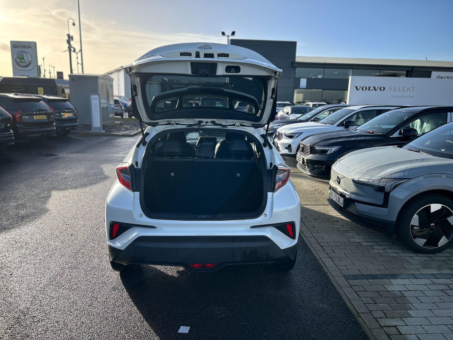 Used Toyota C-HR 2019 for sale - 76913131: Photo 7