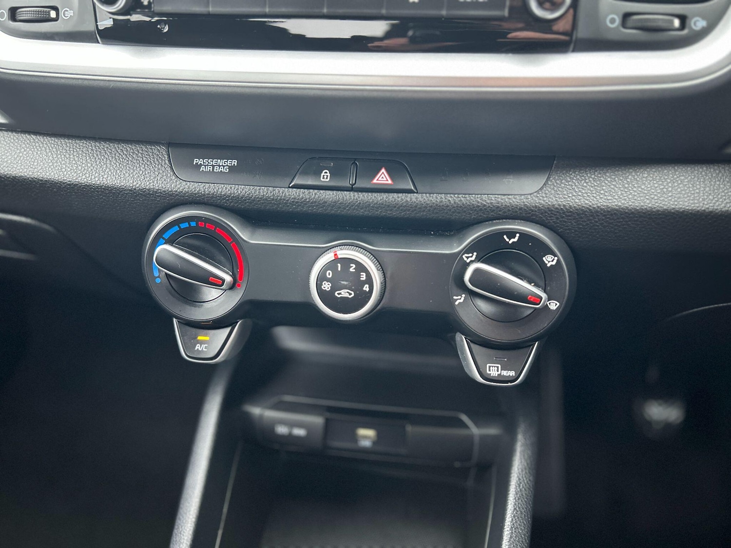 Used Kia Stonic 2022 for sale - 77057137: Photo 16