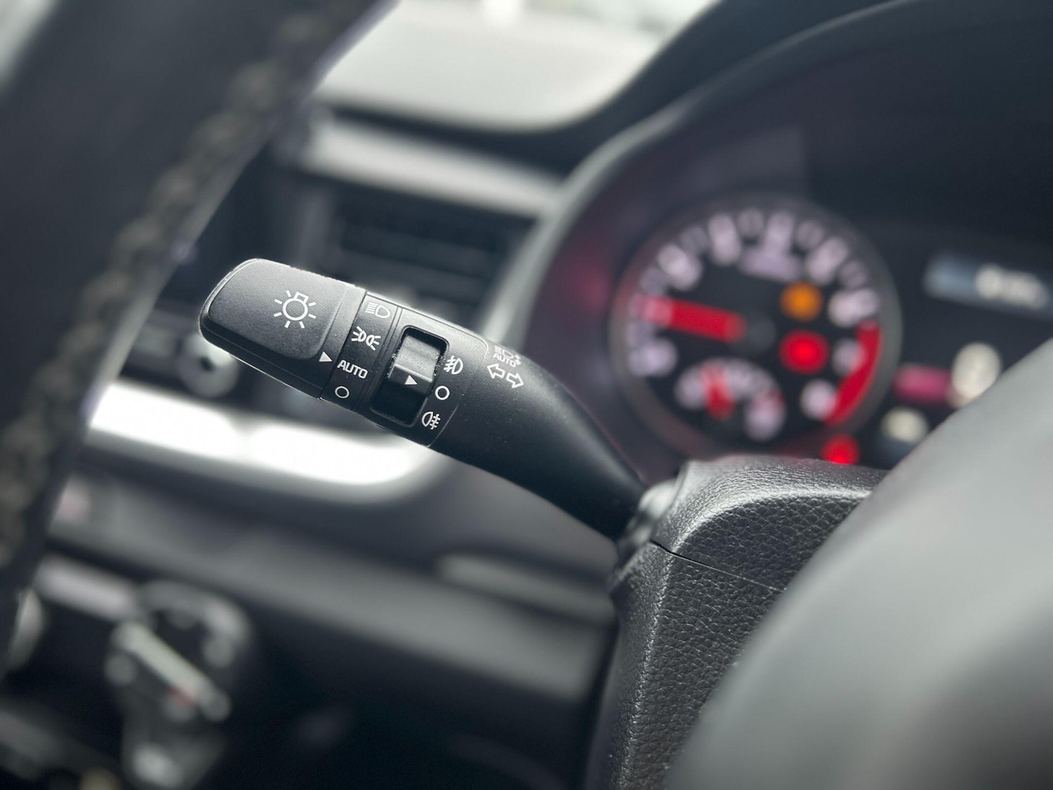 Used Kia Stonic 2022 for sale - 77057137: Photo 18