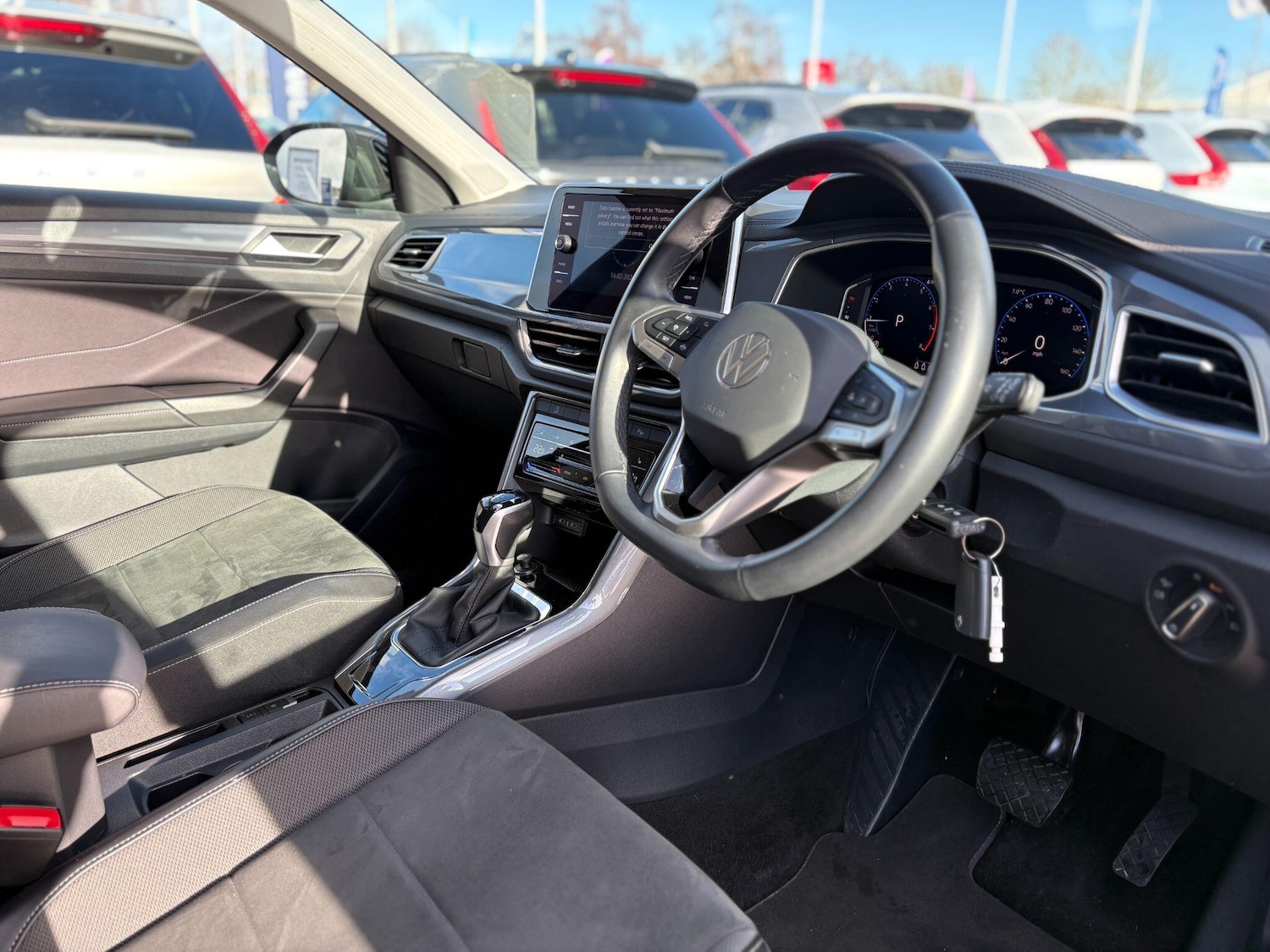 Used Volkswagen T-Roc 2023 for sale - 77586660: Photo 12