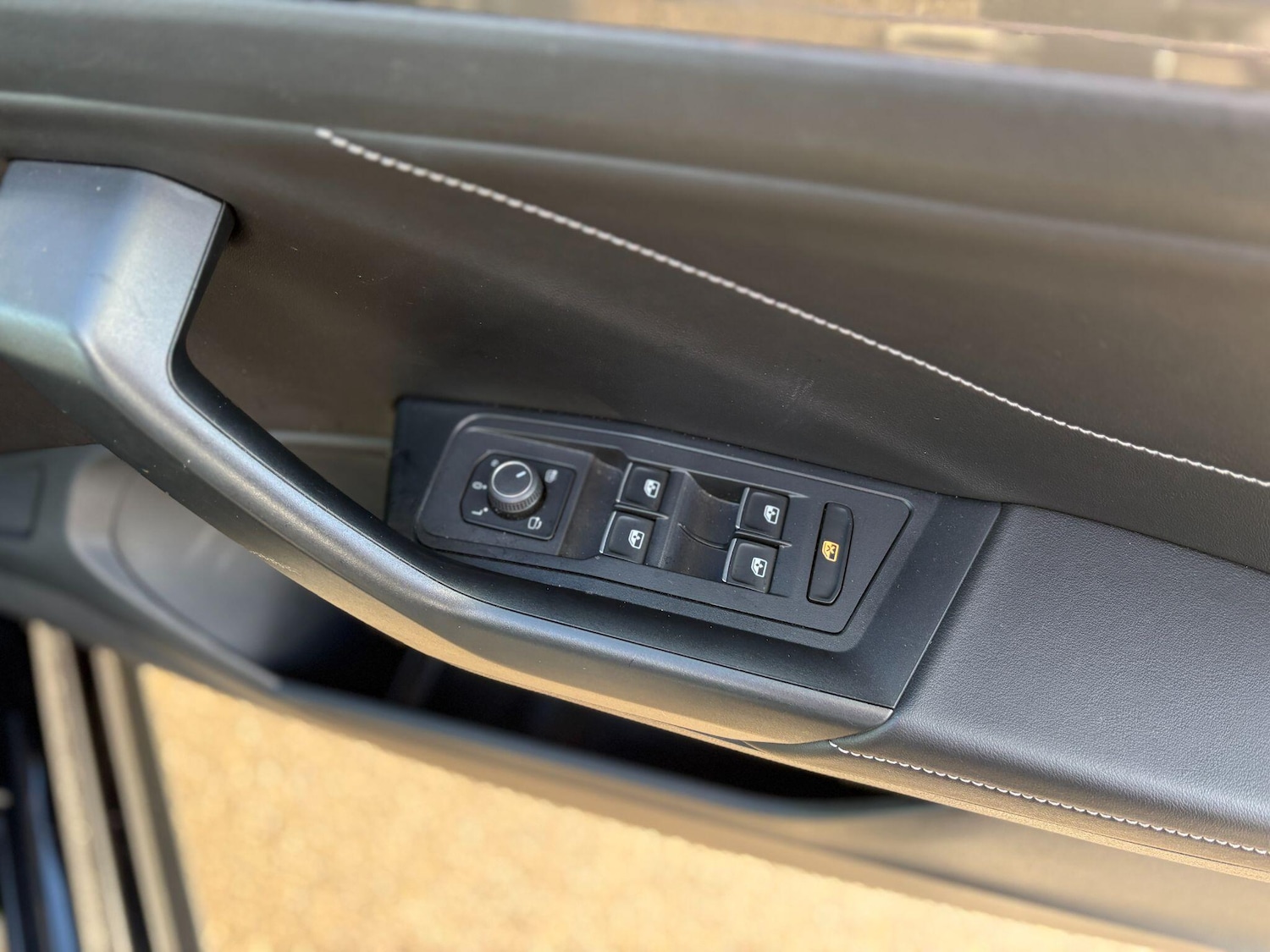 Used Volkswagen T-Roc 2023 for sale - 77586660: Photo 15