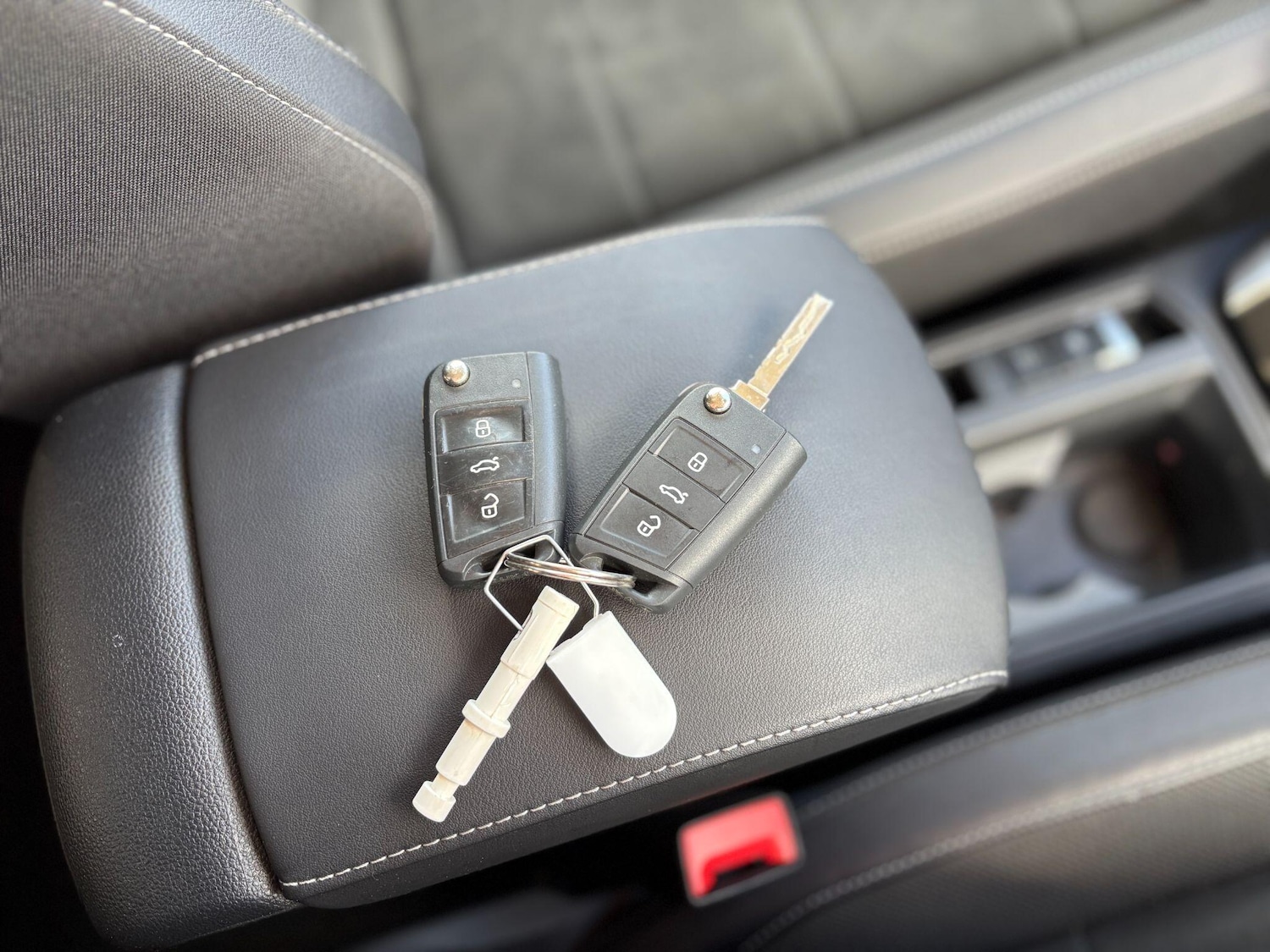 Used Volkswagen T-Roc 2023 for sale - 77586660: Photo 17