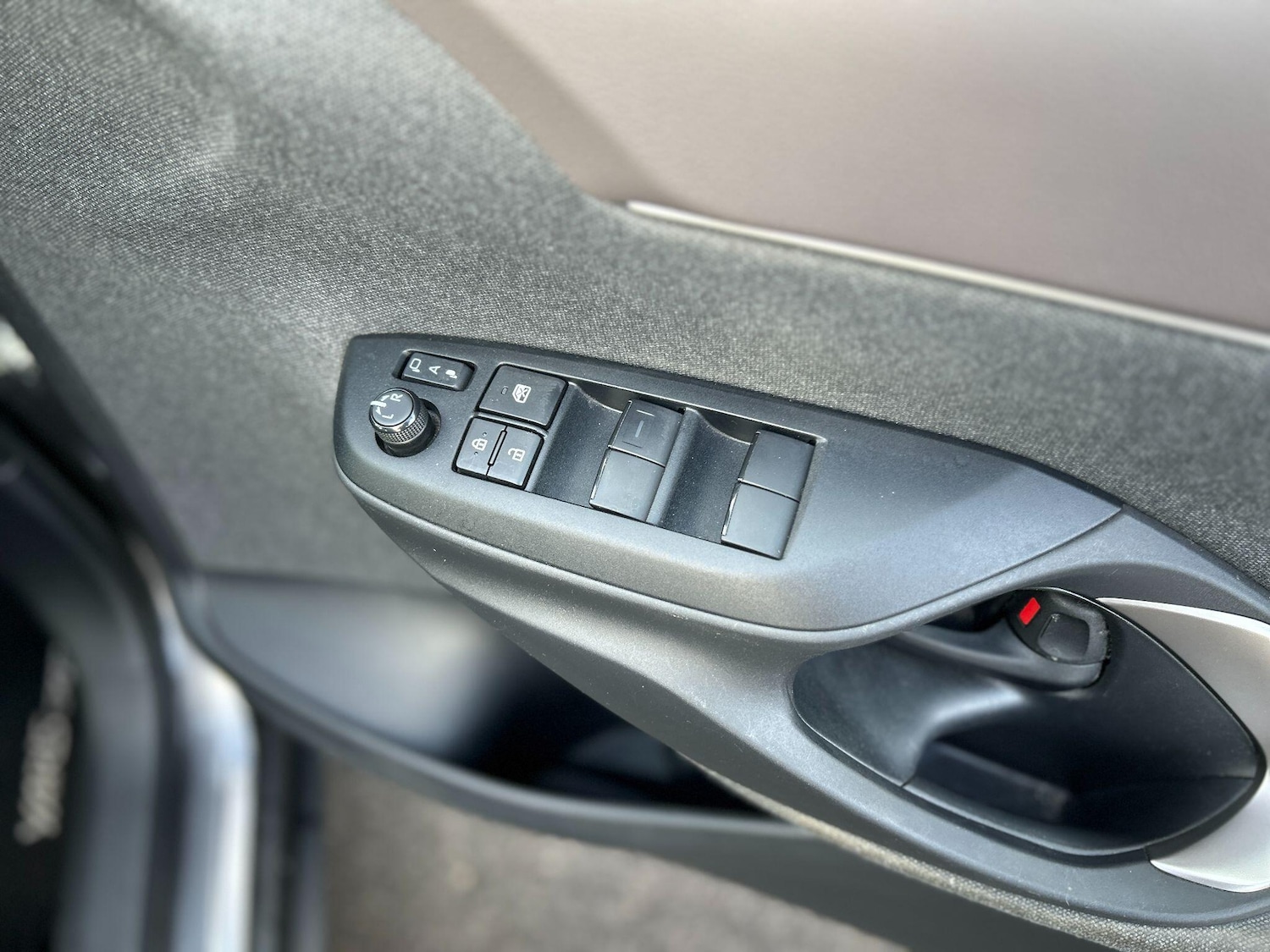 Used Toyota Yaris Cross for sale - 77267210: Photo 28