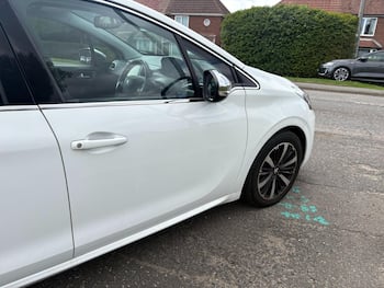 Used Peugeot 208 2017 for sale - 79721746: Photo
