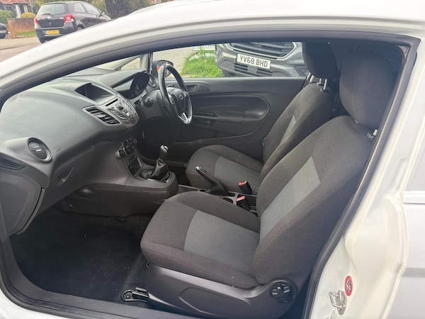 Used Ford Fiesta 2013 for sale - 76312701: Photo 12