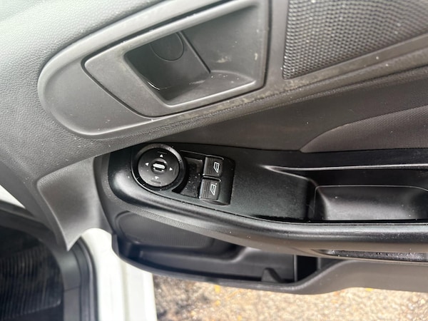 Used Ford Fiesta 2013 for sale - 76312701: Photo 15