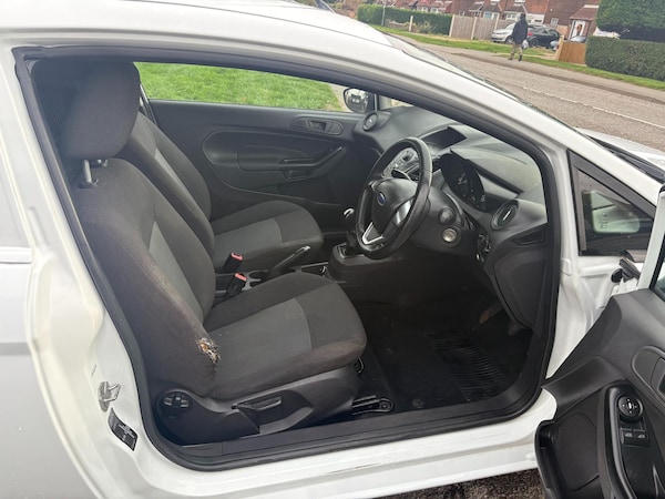 Used Ford Fiesta 2013 for sale - 76312701: Photo 16