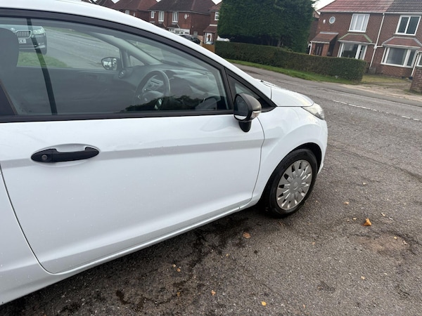 Used Ford Fiesta 2013 for sale - 76312701: Photo 3