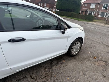 Used Ford Fiesta 2013 for sale - 76312701: Photo 3