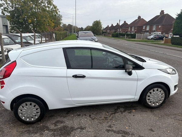 Used Ford Fiesta 2013 for sale - 76312701: Photo 4
