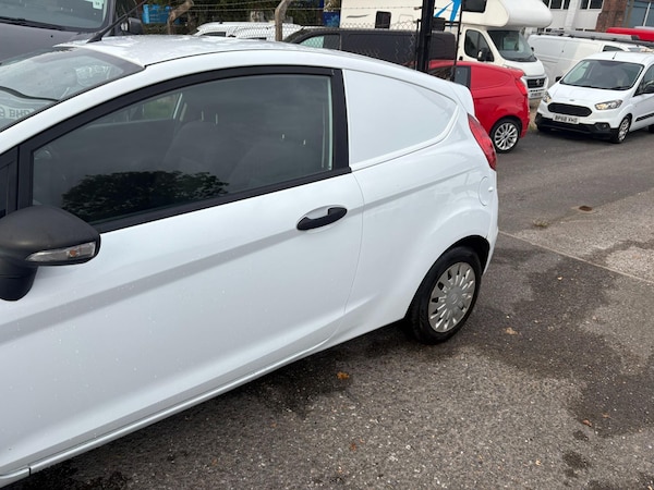 Used Ford Fiesta 2013 for sale - 76312701: Photo 8