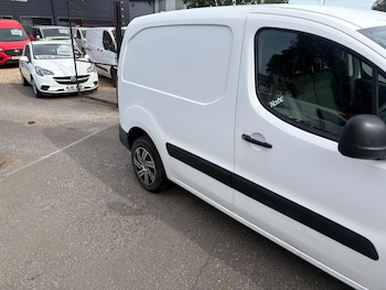 Used Peugeot Partner 2017 for sale - 79469731: Photo