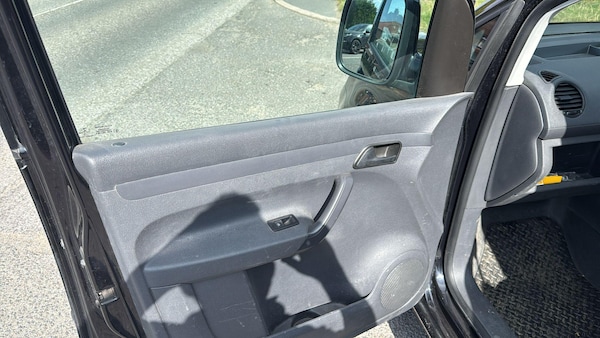 Used Volkswagen Caddy 2015 for sale - 75584870: Photo 9