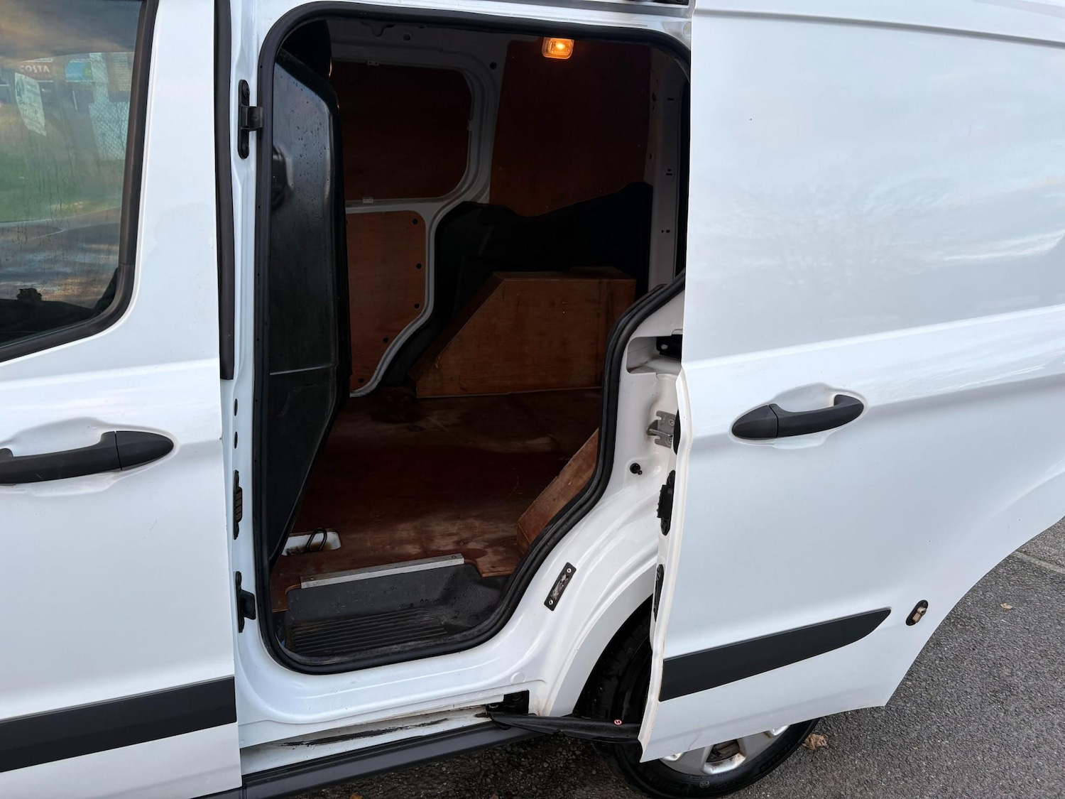 Used Ford Transit Courier 2018 for sale - 76519803: Photo 15