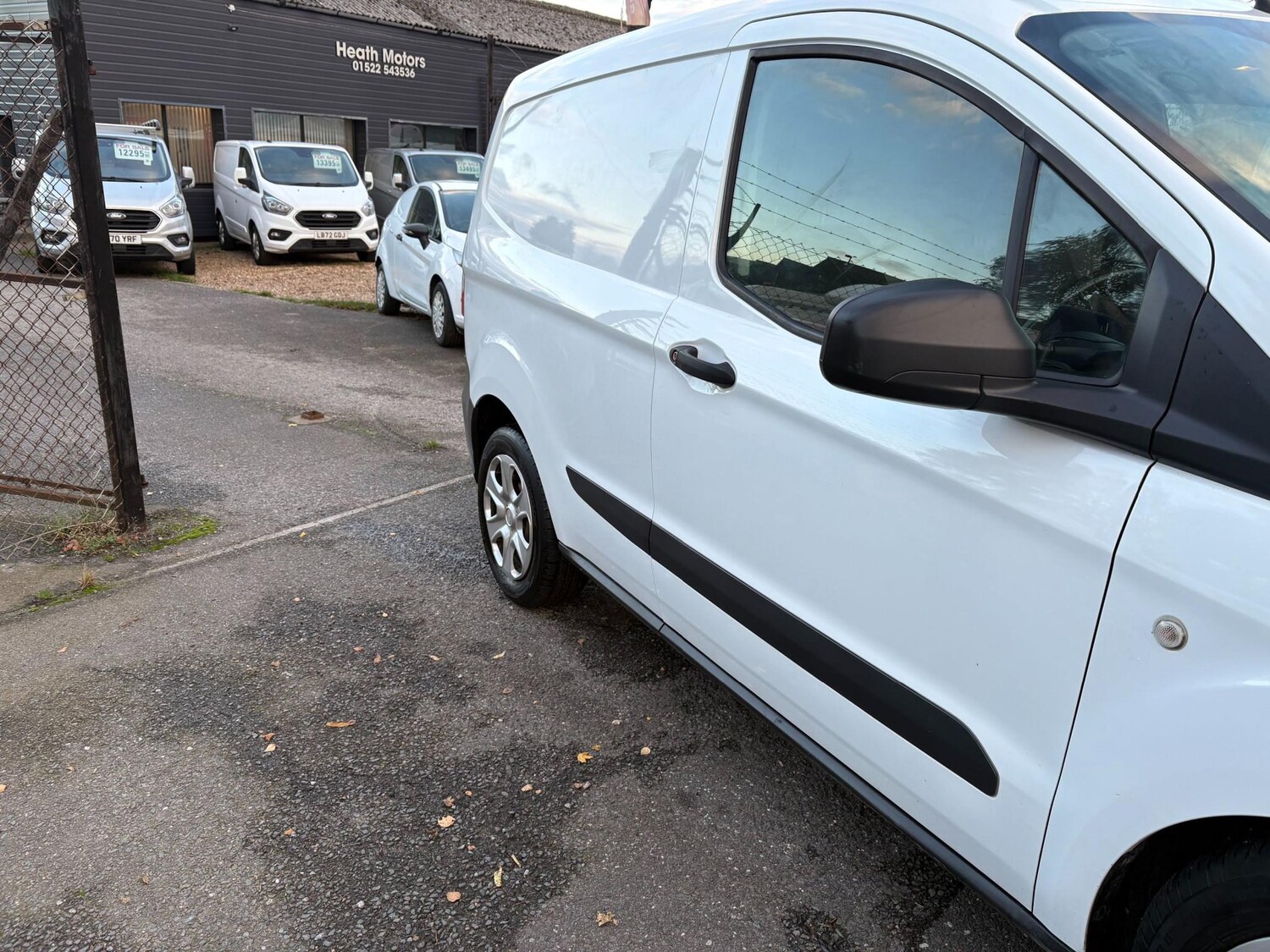 Used Ford Transit Courier 2018 for sale - 76519803: Photo 2