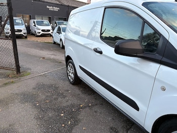Used Ford Transit Courier 2018 for sale - 76519803: Photo