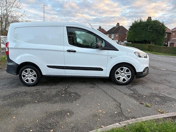 Used Ford Transit Courier 2018 for sale - 76519803: Photo
