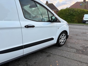 Used Ford Transit Courier 2018 for sale - 76519803: Photo