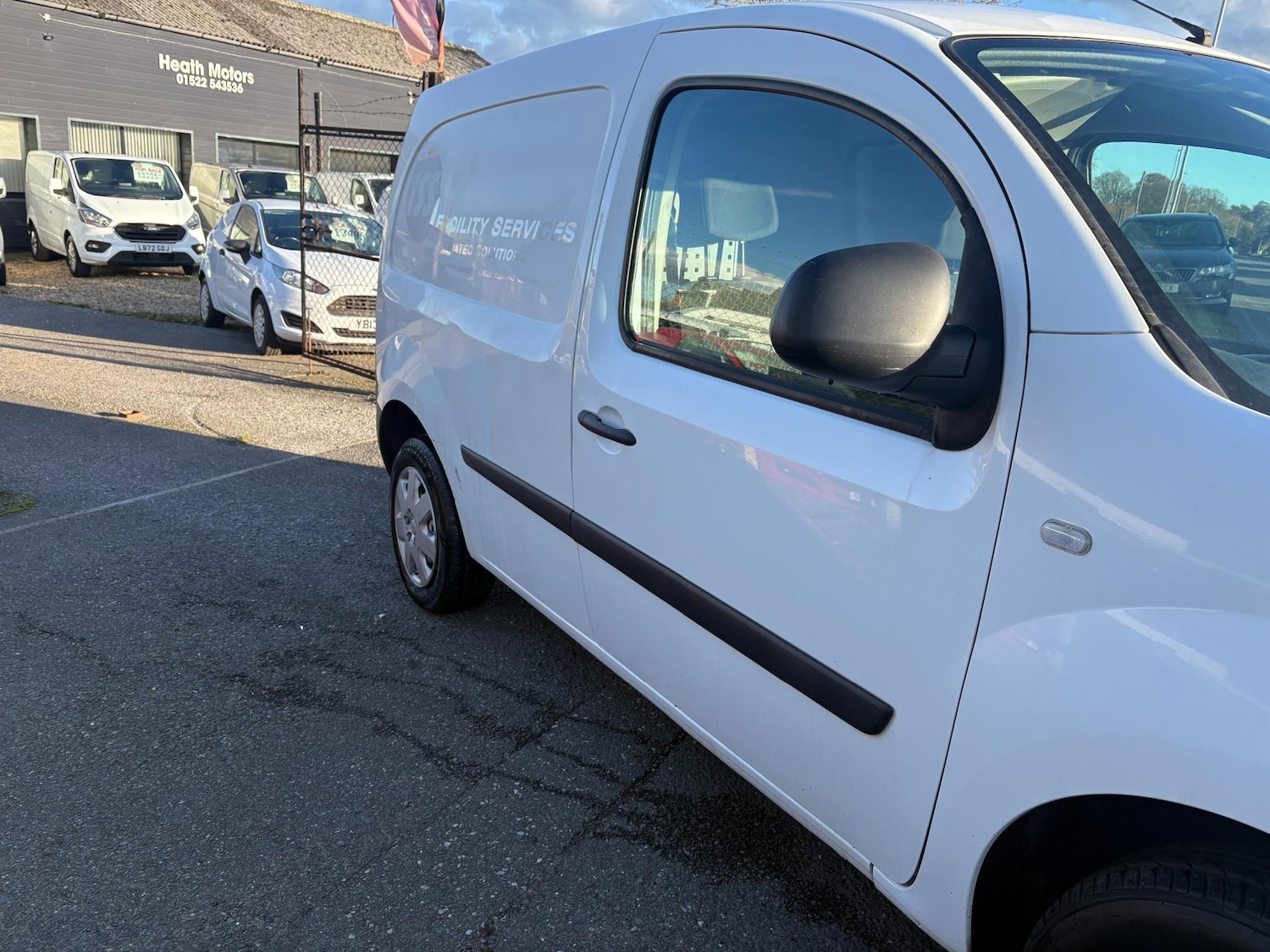 Used Renault Kangoo 2015 for sale - 76421928: Photo 2