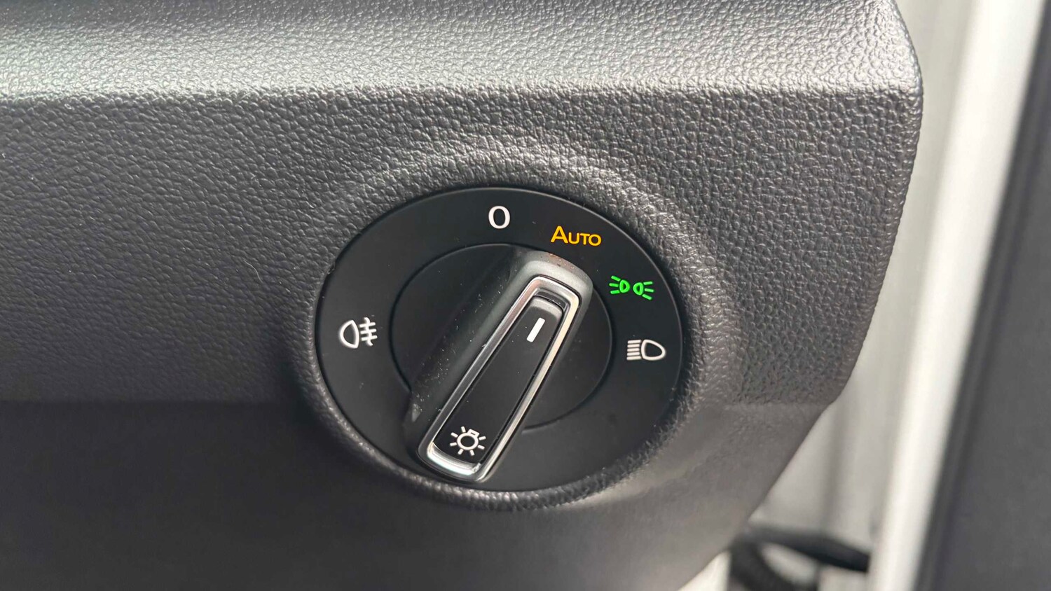 Used Volkswagen T-Roc 2023 for sale - 77859120: Photo 16