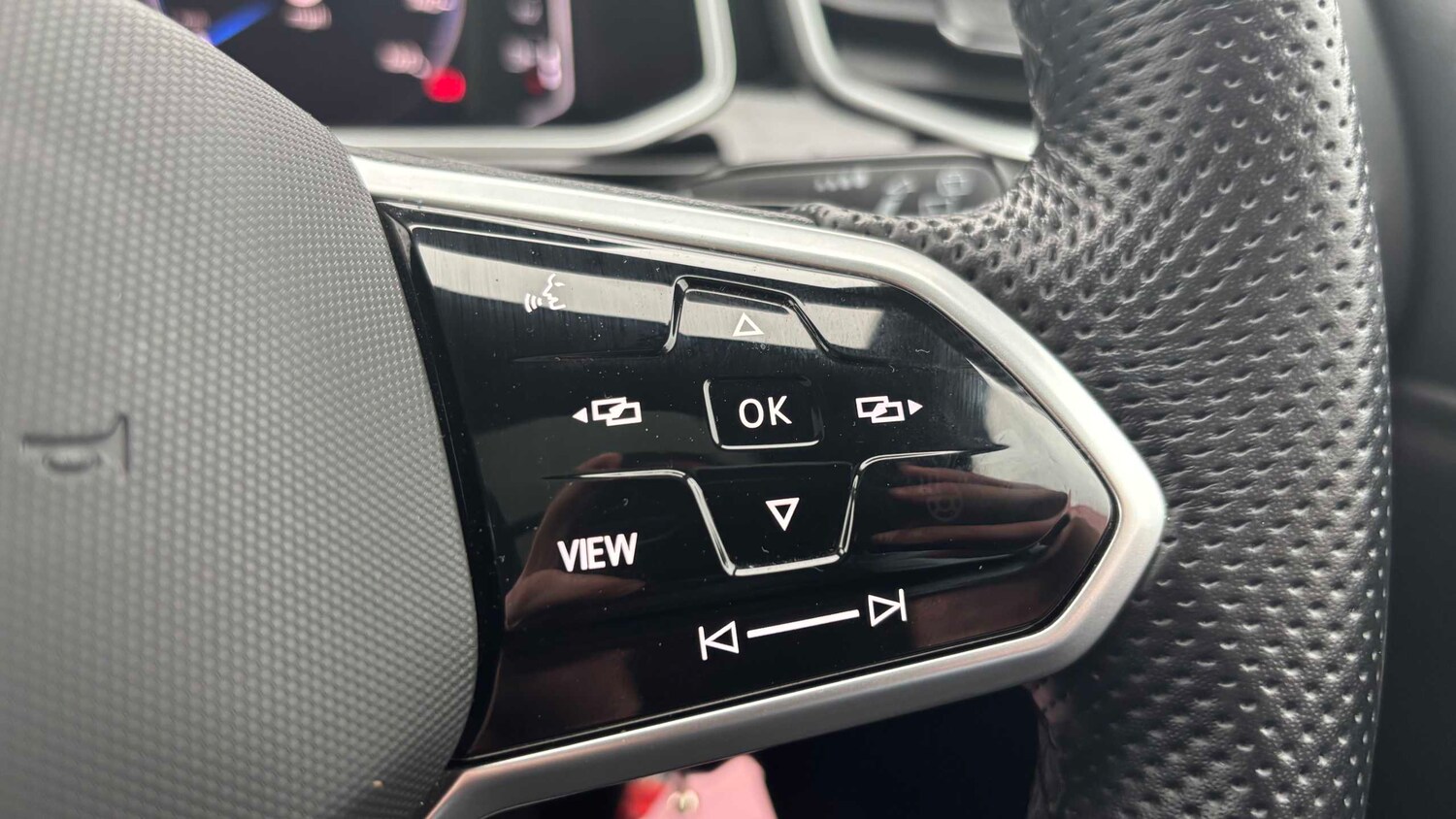 Used Volkswagen T-Roc 2023 for sale - 77859120: Photo 27