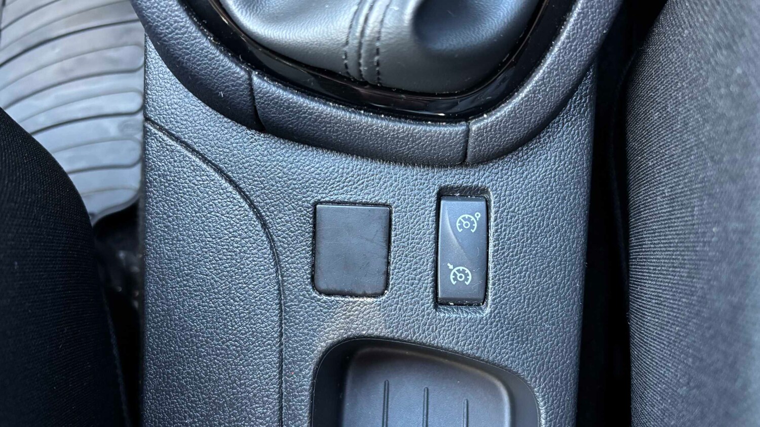 Used Renault Clio for sale - 77858975: Photo 21