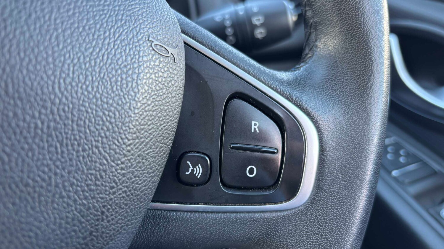 Used Renault Clio for sale - 77858975: Photo 25