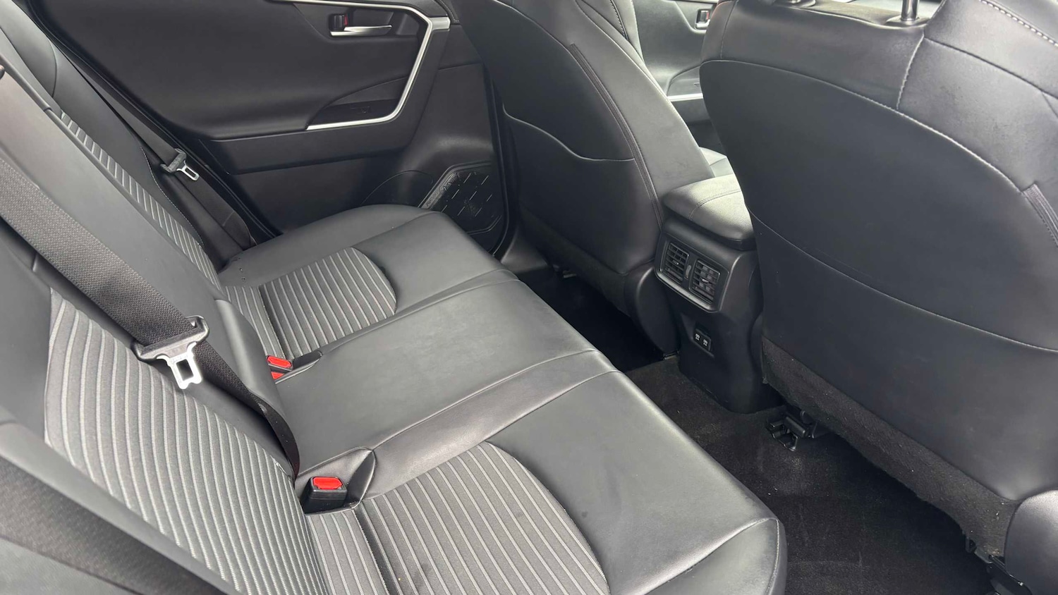 Used Toyota RAV4 2021 for sale - 77856632: Photo 10