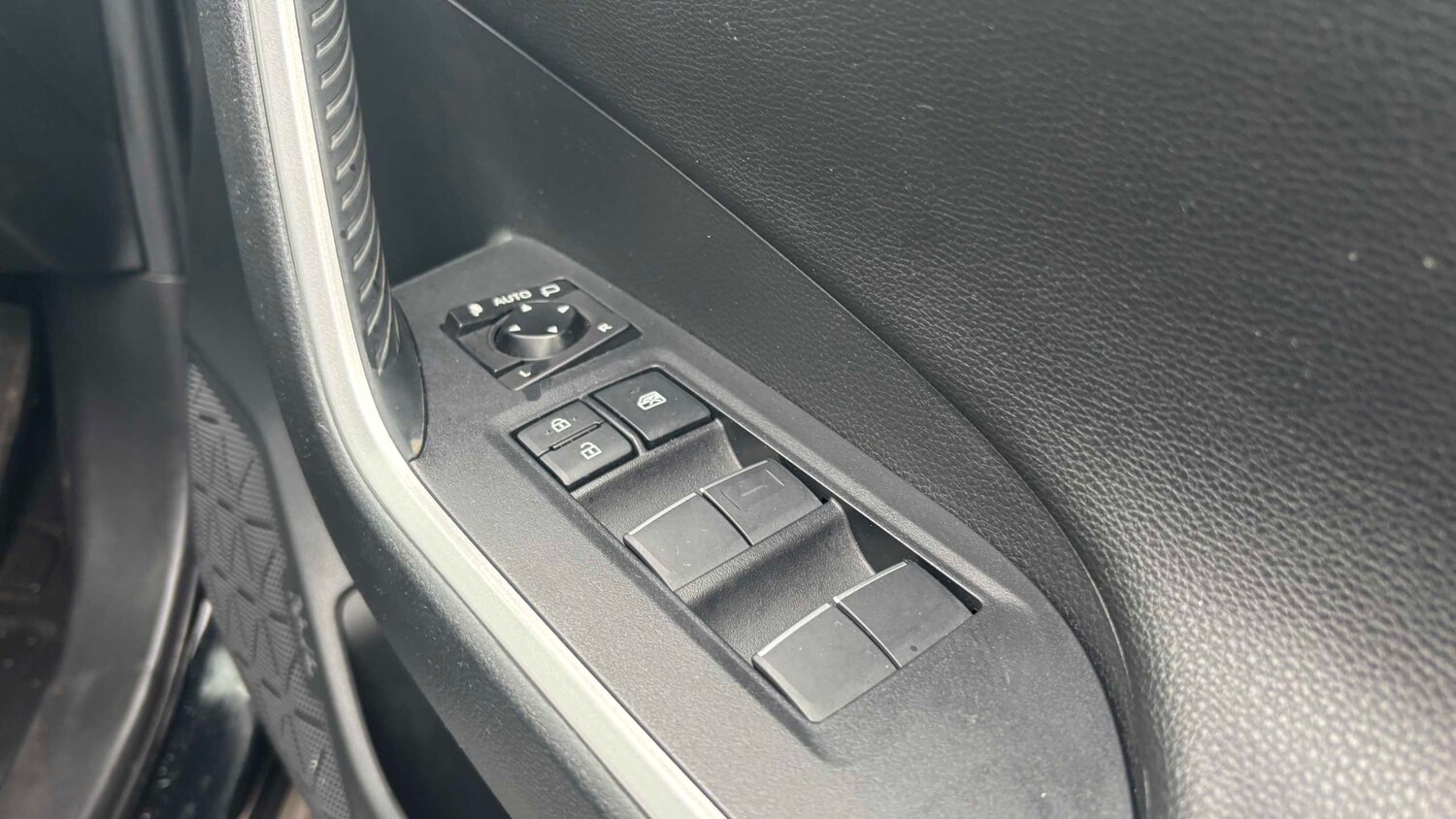 Used Toyota RAV4 2021 for sale - 77856632: Photo 14