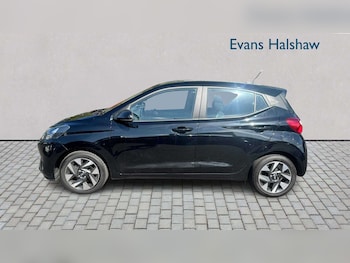 Used Hyundai i10 2023 for sale - 79524098: Photo