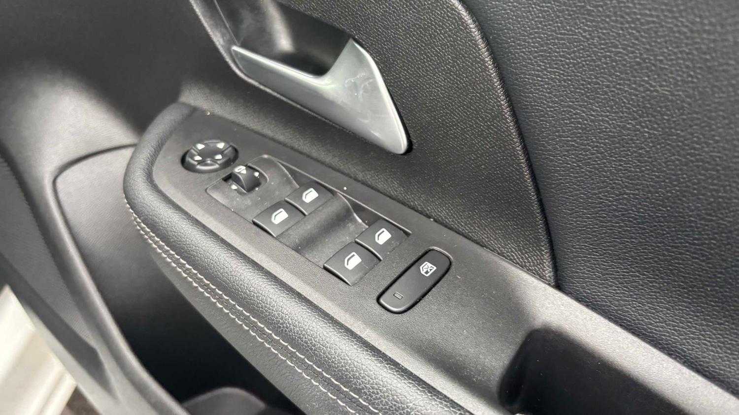 Used Vauxhall Mokka for sale - 77858839: Photo 12