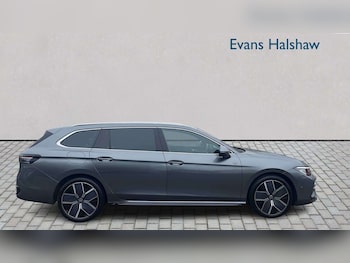 Used Volkswagen Passat 2024 for sale - 79339826: Photo