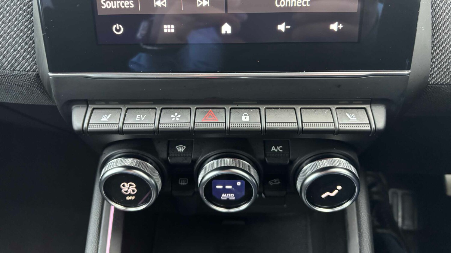 Used Renault Clio for sale - 77860095: Photo 21