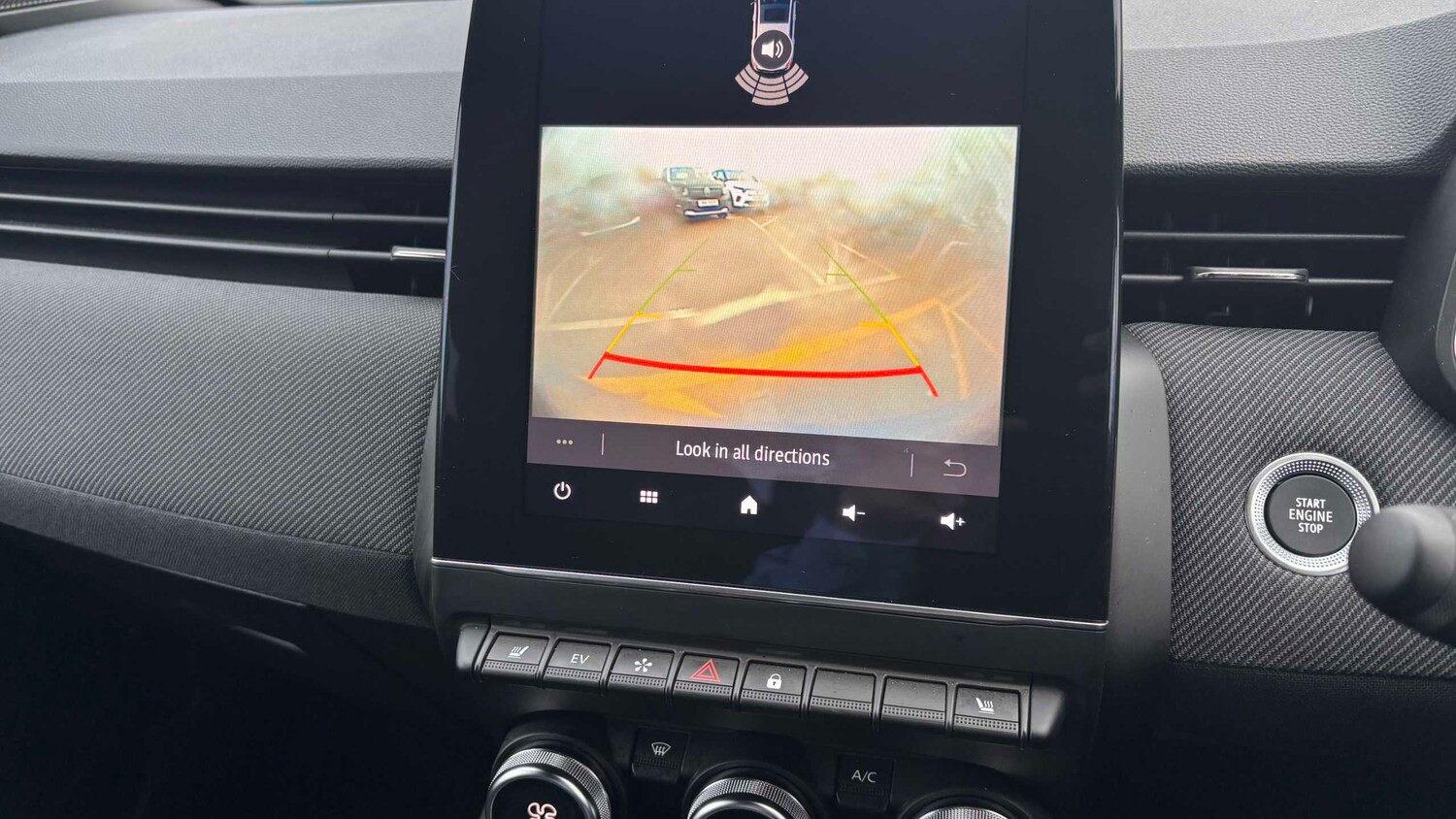 Used Renault Clio for sale - 77860095: Photo 25