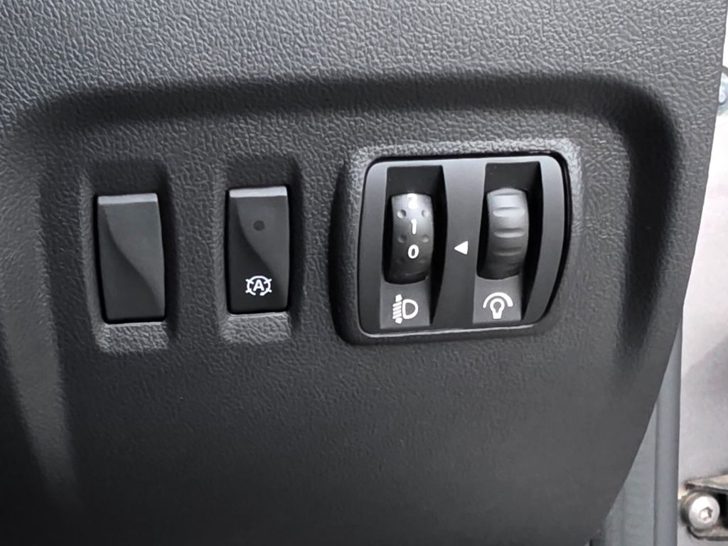 Used Renault Captur 2016 for sale - 77010160: Photo 33