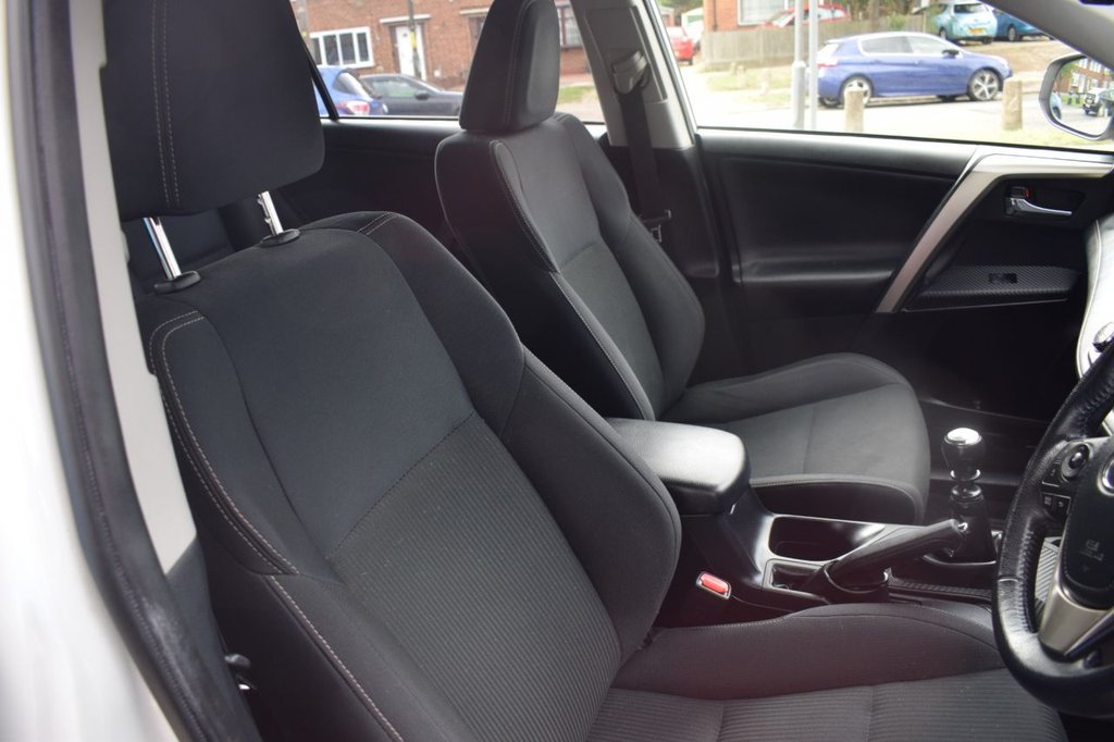 Used Toyota RAV4 2014 for sale - 77666648: Photo 15