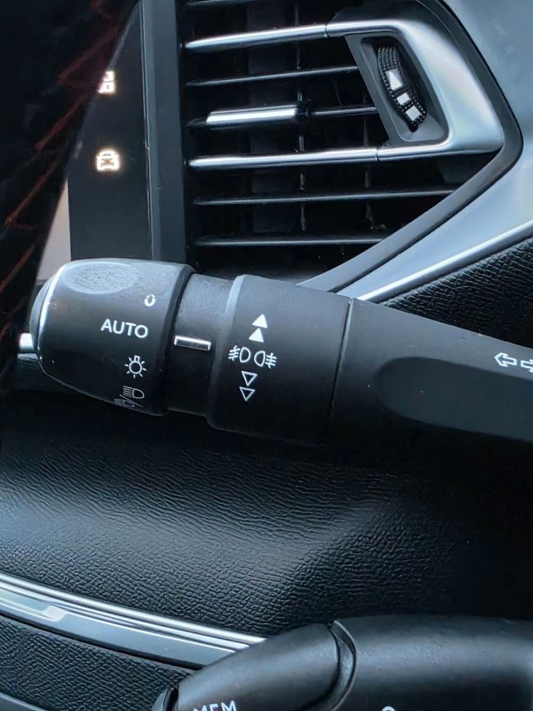 Used Peugeot 308 2018 for sale - 77280799: Photo 47