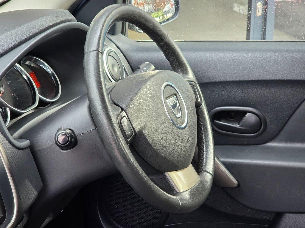 Used Dacia Sandero 2015 for sale - 77302569: Photo 32
